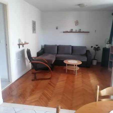 More Apartment Lumbarda